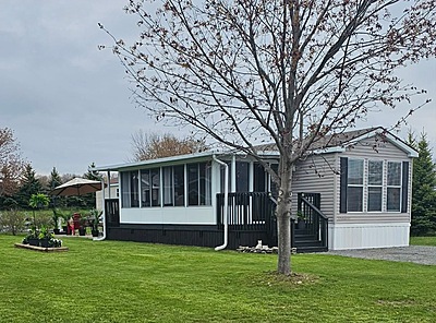 NEW REDUCED PRICE!!-Site #569- 2007 Northlander Escape- 2 bed-12' X 34'- Limestone Acres South NEW REDUCED PRICE!!-Site #569- 2007 Northlander Escape- 2 bed-12' X 34'- Limestone Acres South