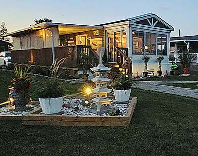 PRICE REDUCED!--WATERFRONT-Site 1025-NEW SPRING PRICE!!!- 2016 Northlander Escape, 2 bed, Pebble Beach PRICE REDUCED!--WATERFRONT-Site 1025-NEW SPRING PRICE!!!- 2016 Northlander Escape, 2 bed, Pebble Beach
