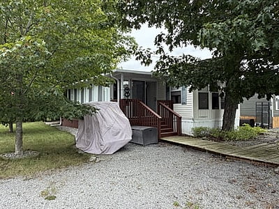 NEW LISTING-2007 NORTHLANDER CLASSIC- 1 BED WITH DEN NEW LISTING-2007 NORTHLANDER CLASSIC- 1 BED WITH DEN